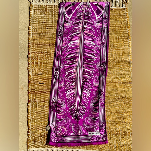 NWOT EMILIO PUCCI 💯silk scarf-70’s inspired print-Made in Italy-Beautiful! - Picture 4 of 8
